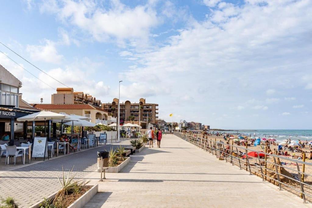 Magerit, Entire 5 Minutes Easy Walk To Sandy Holiday home *