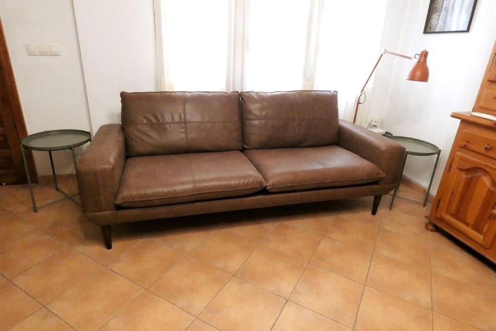 Magerit, Entire 5 Minutes Easy Walk To Sandy Holiday home *